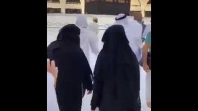 *تازہ ترین اپڈیٹ* الحمدلله خانہ کعبہ میں طواف کی اجازت مل گئی۔ مسلمانوں نے طواف کرنا شروع کردیا۔